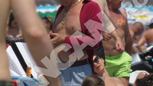Cum a apărut GIGI BECALI îmbrăcat la plajă, în Mamaia! 