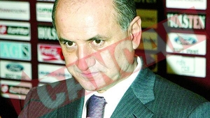 Copos vrea ca fanii sa-i plateasca datoriile!