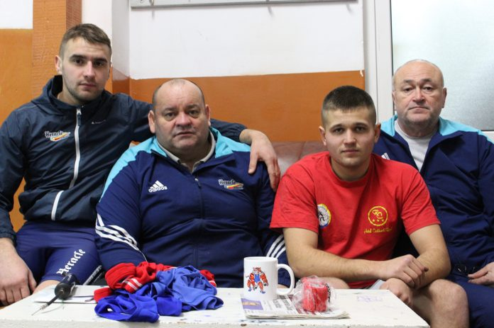 Tudor Barbul (al doilea din stânga) este sufletul centrului olimpic
