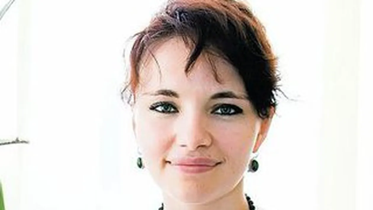 Intreab-o pe Sorina Cristea