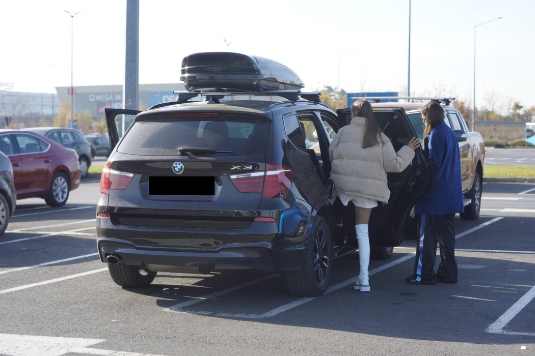 Iuliana Beregoi urcă în mașină