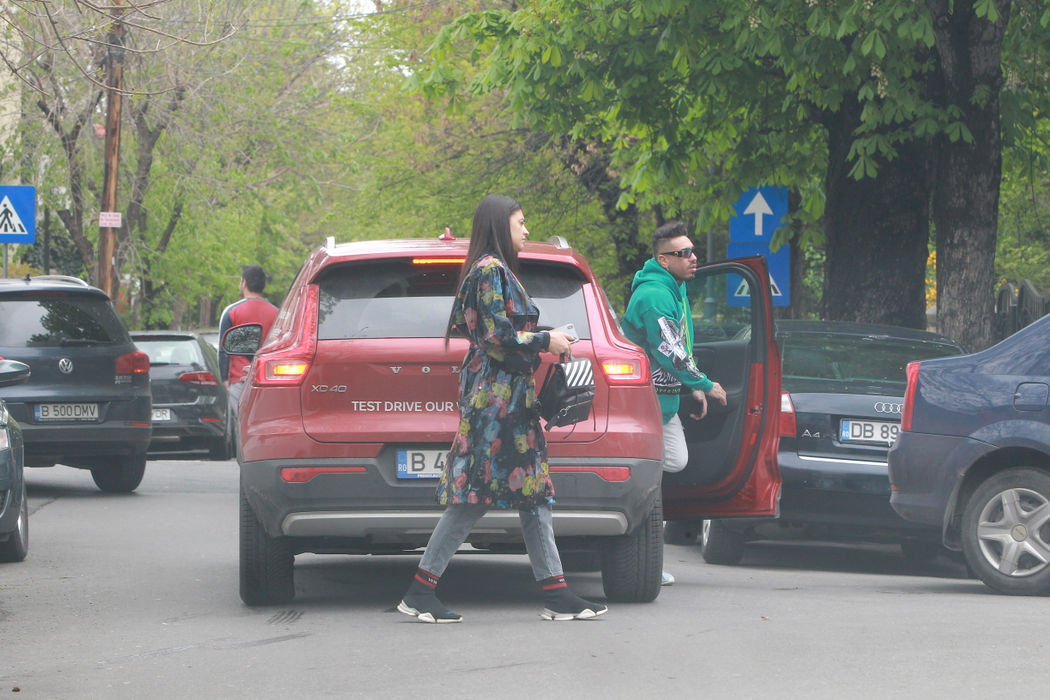Am fotografiat-o chiar de ziua ei de naștere! Antonia și Alex Velea, probleme în paradis?