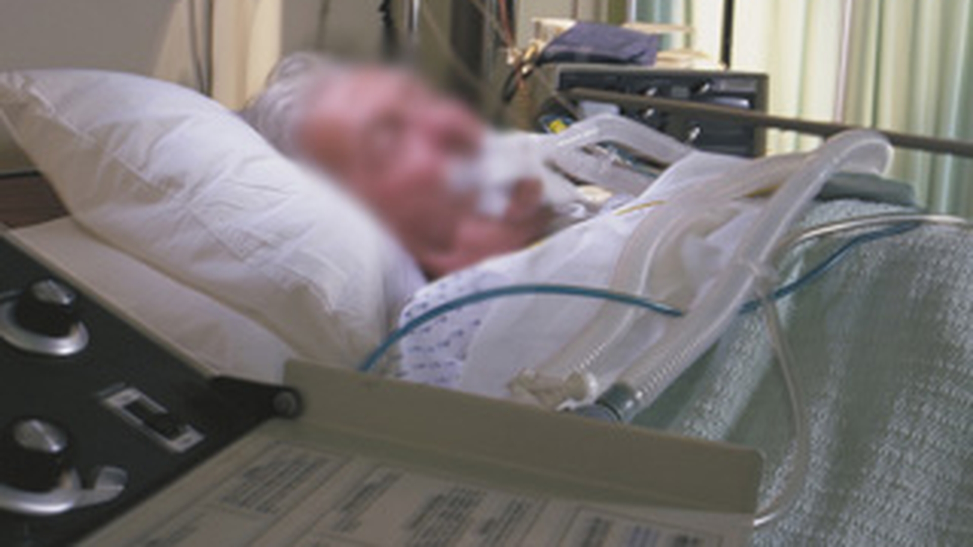 Un iesean s-a aruncat de la etaj de cinci ori in ultimele luni! Astazi a ajuns din nou la spital!