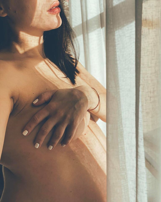 Însărcinată în 6 luni, Tily Niculae a pozat topless. Actrița a mărturisit ziua exactă în care va naște
