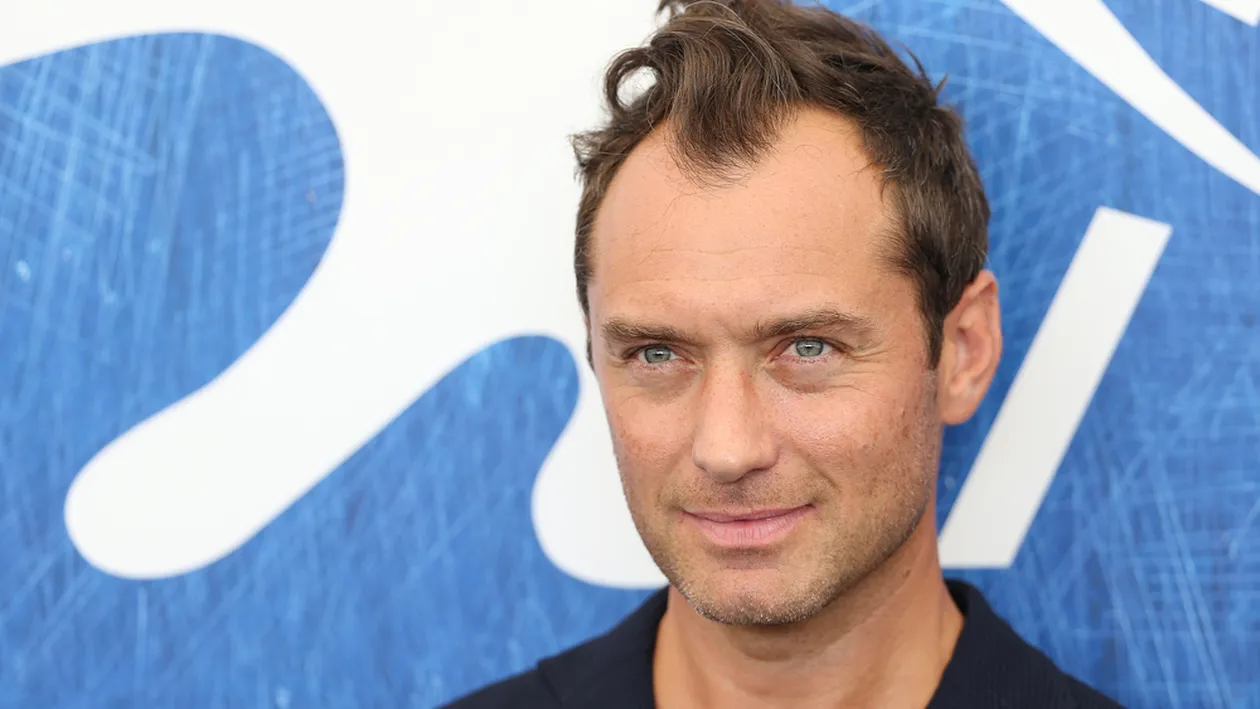 Jude Law, tată pentru a șasea oară la 47 de ani