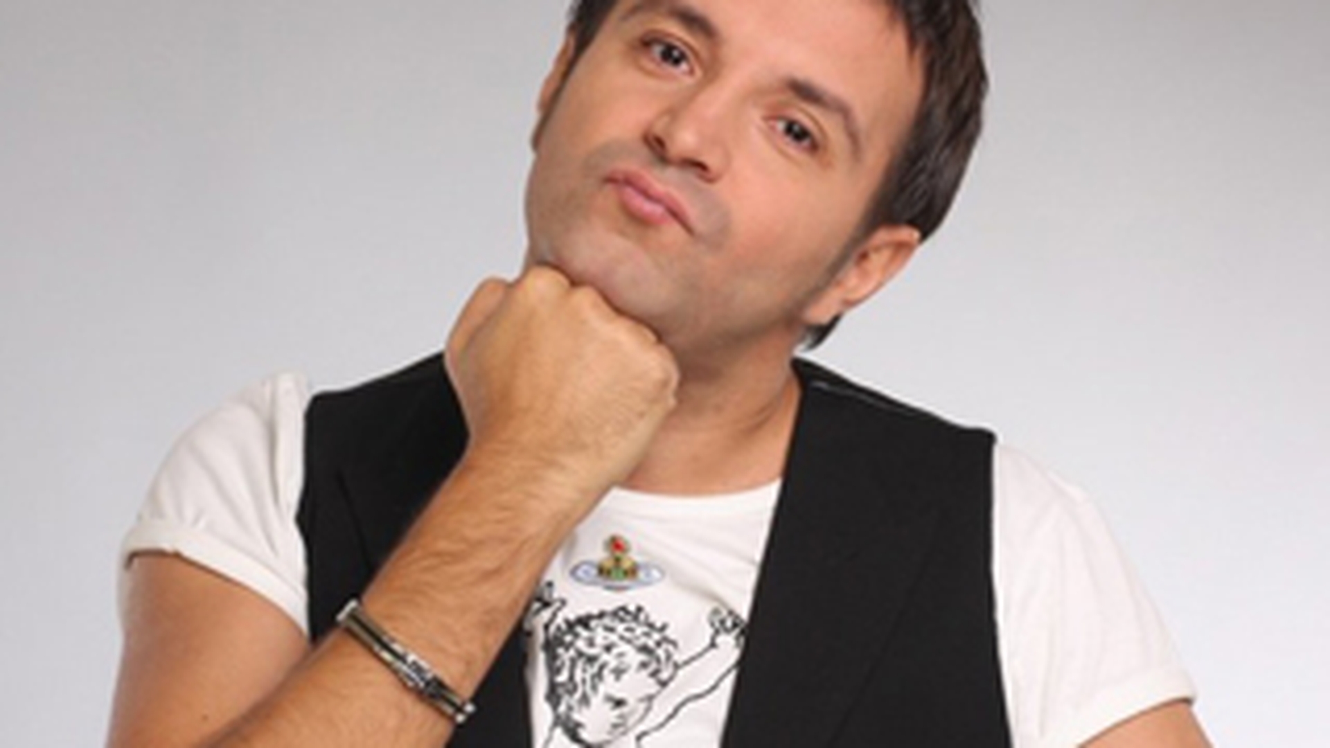 Daniel Buzdugan: "O doamna cu o fetita au intrat peste mine in toaleta sa le dau autograf! Tocmai ma pregateam sa 'salut' vasul din portelan"