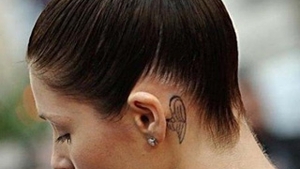 Gemma Arterton si-a etalat noul tatuaj!