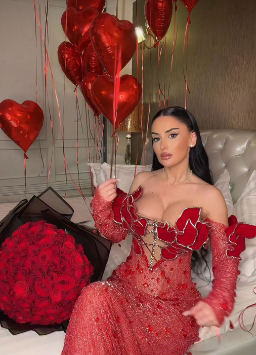 Cine e invitata de la nunta lui Dorian Popa care a întors toate privirile. S-a fotografiat lângă bolizii influencerului