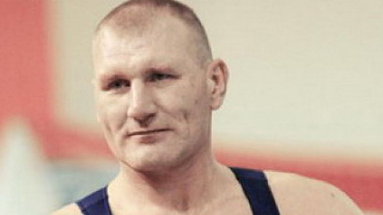 “Vreau sa auda azi poporul, asta e Tolea Spoitoru`!” Vezi ce manelist ii canta asta la ureche temutului luptator!