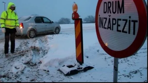 Traficul rutier este paralizat pe 35 de drumuri din ţară, din cauza condiţiilor extreme ale vremii!