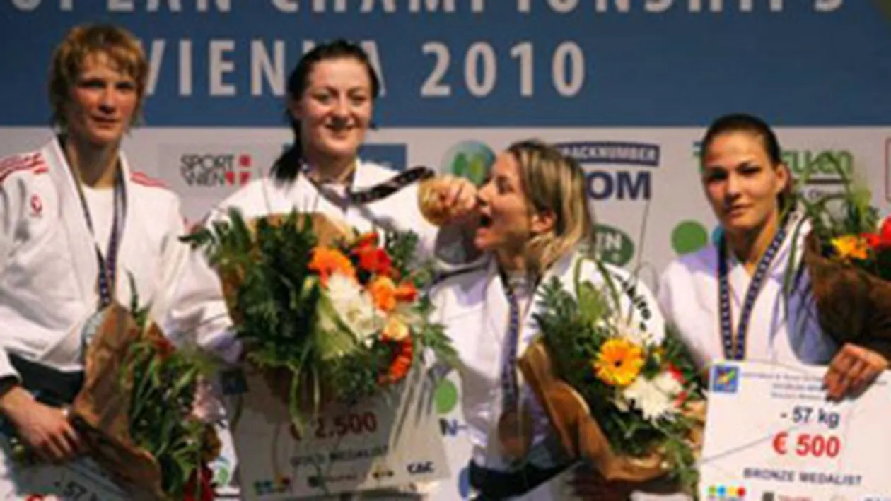 Doar fetele au adus medalii de la Viena!