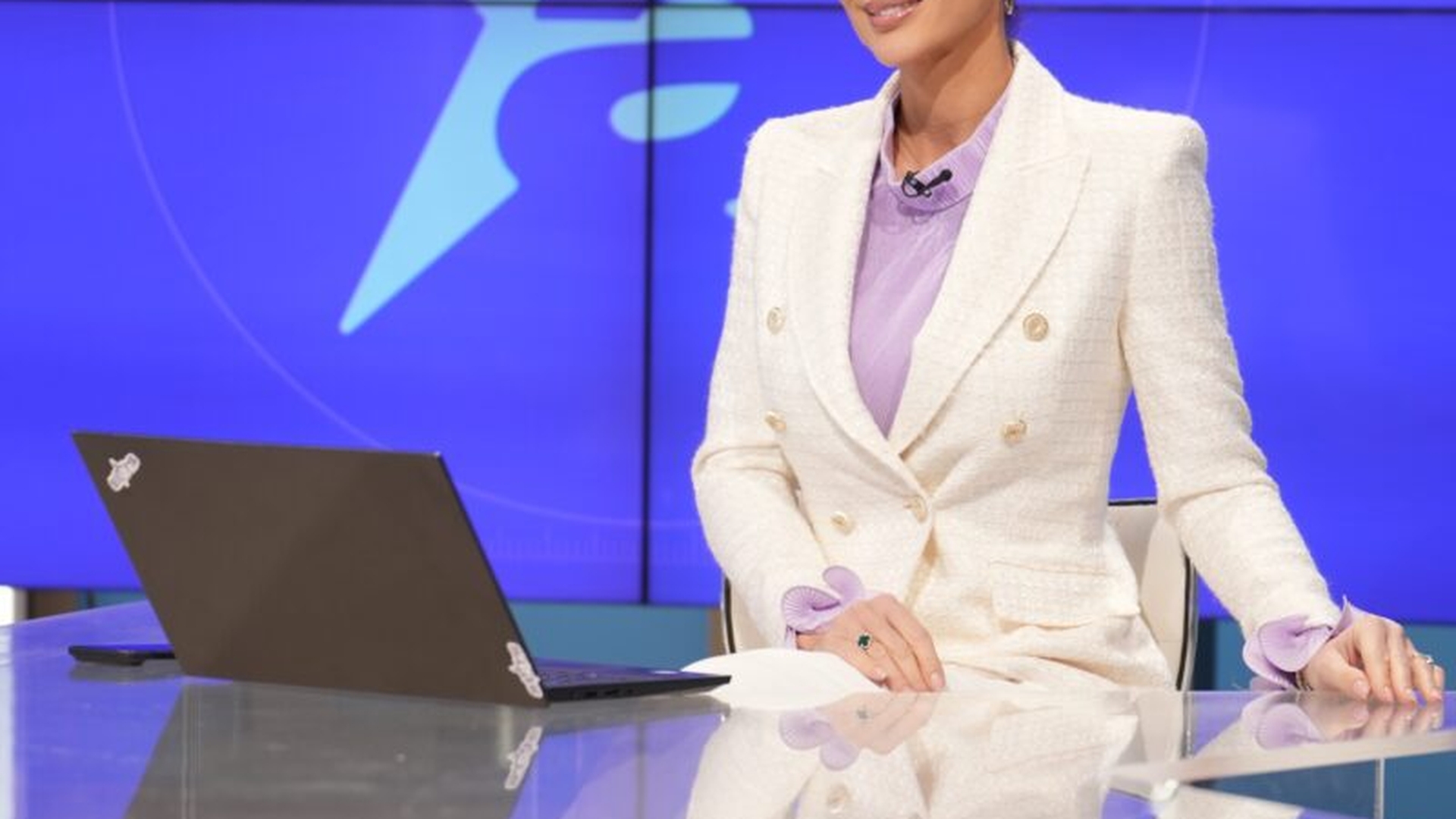 Geanina Ilieș a plecat de la Antena Stars. Cine este prezentatoarea care i-a luat locul la pupitrul știrilor mondene