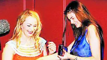 Delia Antal cere sponsorizari in loc de cadouri, pentru a-si transpune cartea in film: Va platiti masa, cumparati cartea si imi dati si bani