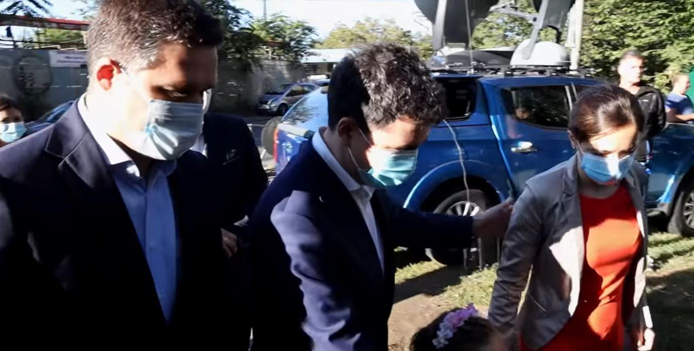 Cu ce se ocupă Mirabela Grădinaru, soţia lui Nicușor Dan! Noul primar general al Capitalei a cunoscut-o în timpul facultății pe cea care i-a dăruit o fetiță