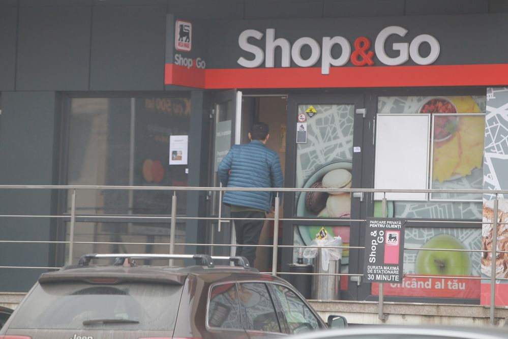 A intrat într-un supermarket