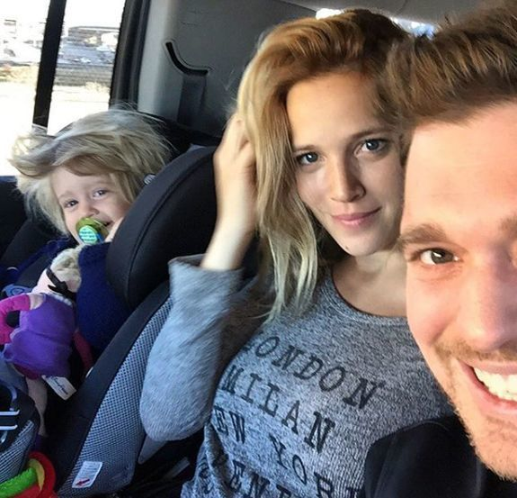 Soţia lui Michael Buble este însărcinată! Unul dintre copiii cuplului suferă de cancer