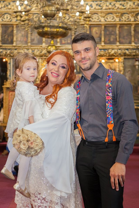 OANA ROMAN a îmbrăcat din nou rochia de mireasă! Primele imagini după ce şi-a reînnoit jurămintele cu MARIUS ELISEI