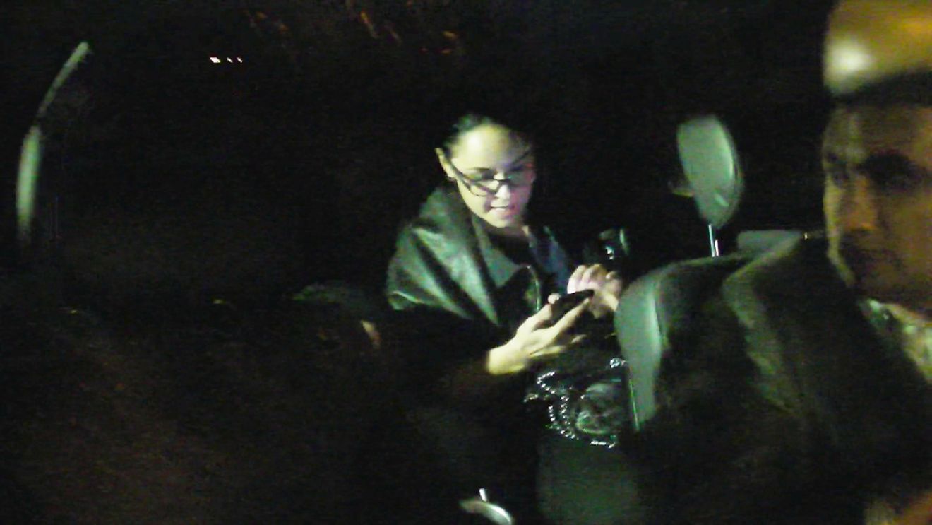 Soferul Andreei Marin a mers cu 160 km/h si a trecut pe rosu, iar bodyguarzii au atacat jurnalistii!