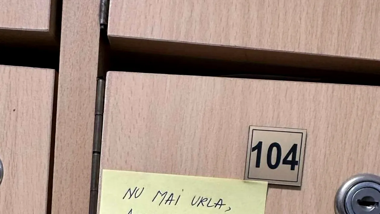 Exasperat de urletele nocturne ale vecinei, un bărbat din Cluj i-a lipit un bilețel pe căsuța poștală. Ce i-a scris