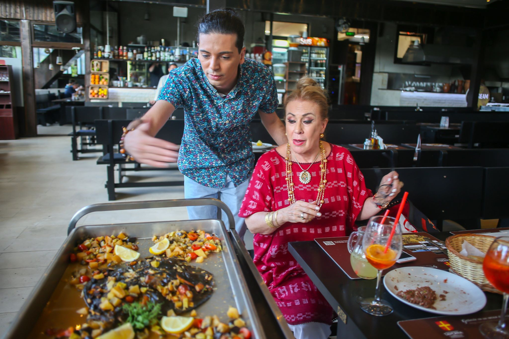 Laura Zapata, răsfățată în România. Ce mănâncă “Regina telenovelelor mexicane” ca să arate așa de bine!
