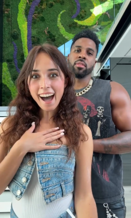 Andra Gogan în noul videoclip al artistului internațional Jason Derulo.