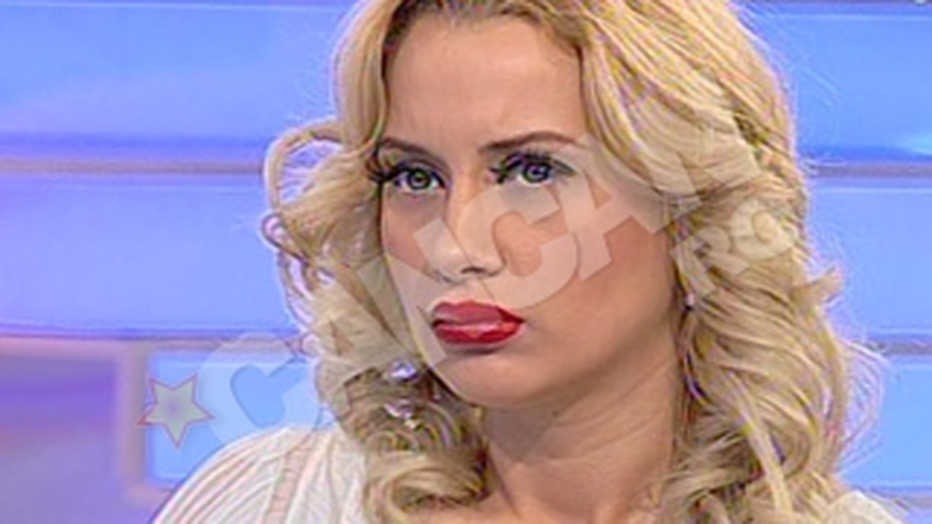 Visul unei nopti de iarna! Simona Trasca si-a dorit o papusa blonda de Craciun! A primit-o abia la 16 ani!