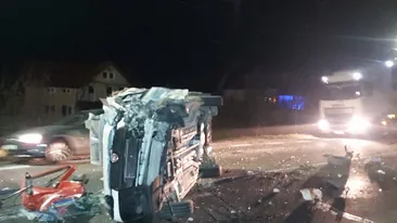Tragedie pe DN 7! Un tânăr a murit pe loc după ce a intrat cu mașina în TIR