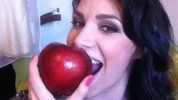 Sorana a primit sfaturi de la tatăl ei inainte de a-şi pierde virginitatea! Vezi ce i-a spus