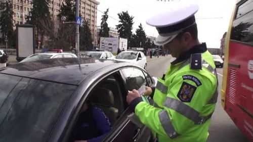 Un șofer din București a fost prins cu 212 km/h în Vrancea. Ce amendă a primit