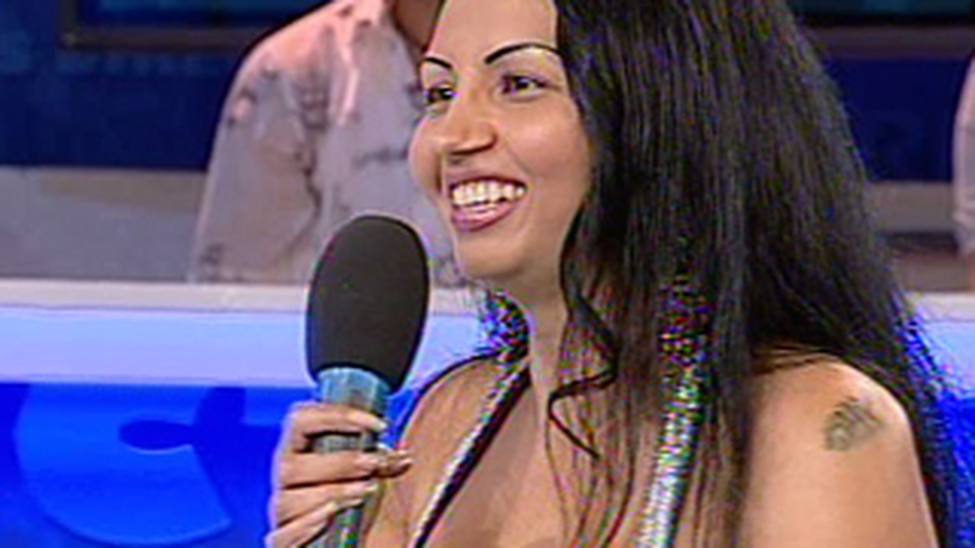 VIDEO Narcisa lui Guta se face dansatoare! Ia uite cum da din buric