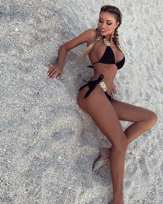 Cu ce cadou s-a trezit la ușă Bianca Drăgușanu, din partea lui Tristan Tate! Blondina a rămas mască