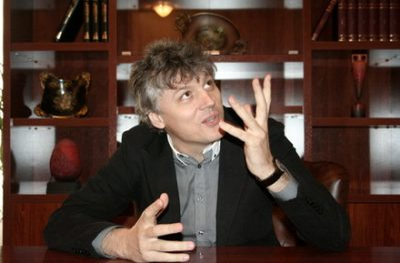 Senatorul ”Facebook”, implicat într-un proces de paternitate