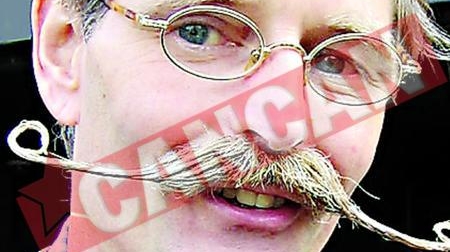 Si-a taiat mustata dupa 26 de ani