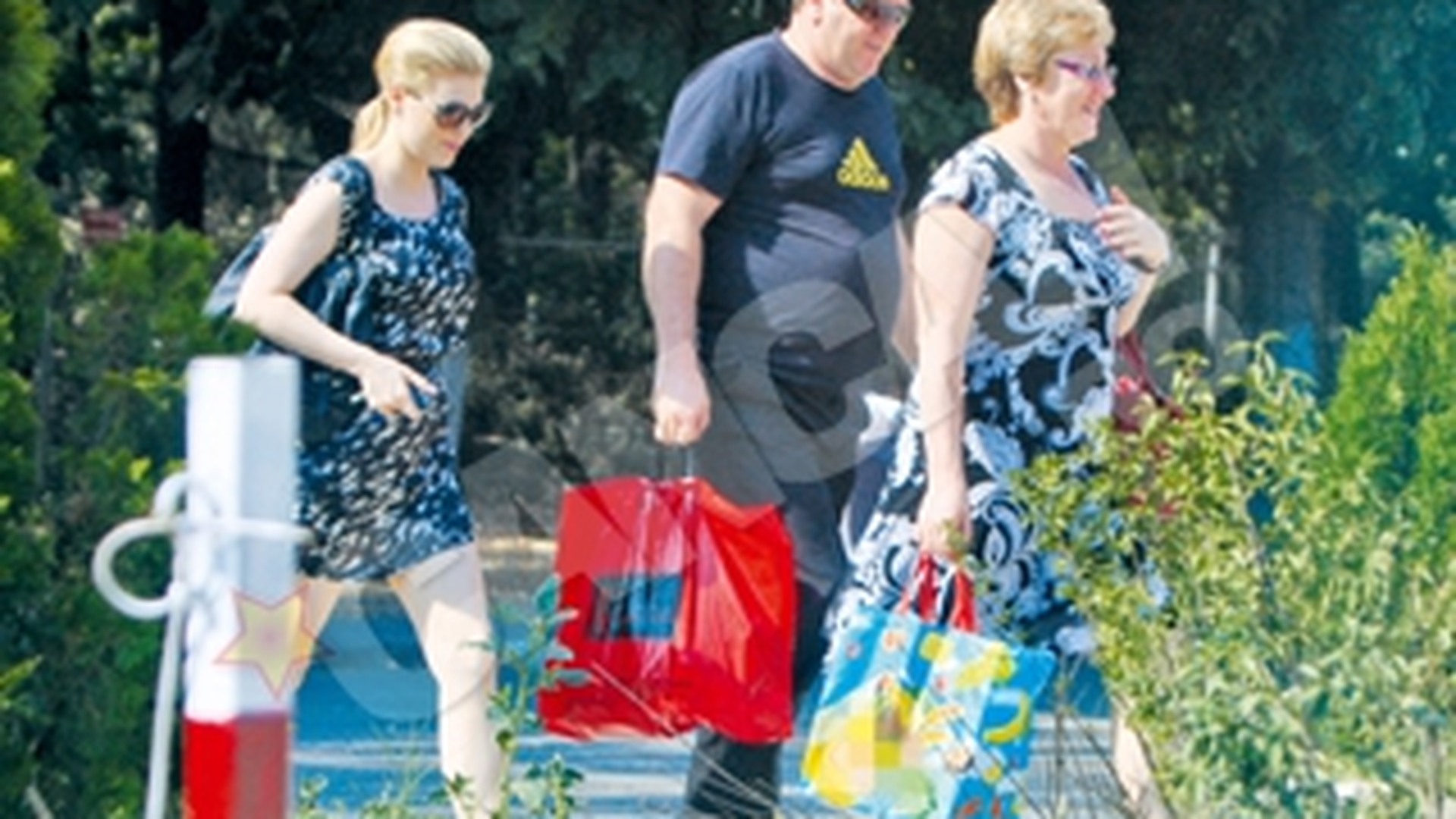 Cristina Rus zambeste cand isi duce soacra la spital