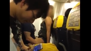 VIDEO | Scene de amor într-un avion! Pasagerii au asistat șocati la partida fierbinte