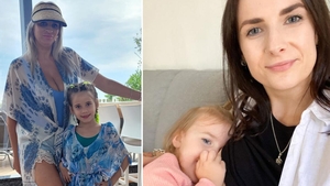 Sânziana Buruiană nu e singura! Motivul pentru care mămica din imagine încă își alăptează fiul, la 5 ani