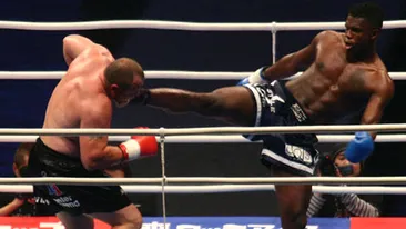 Remy Bonjasky, triplu campion mondial K1, se distreaza diseara la Mamaia
