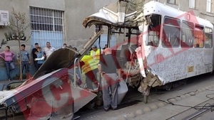 O tanara a ajuns la spital dupa ce un tramvai a deraiat in Timisoara!