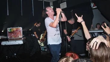 Veste proastă pentru fanii uneia dintre cele mai iubite trupe din România. Ce a pătit unul dintre solisti. Vă anuntăm ...