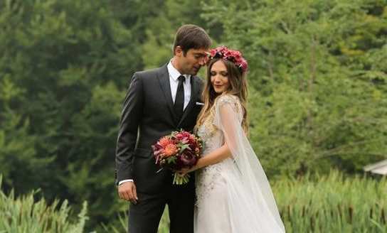 Care este cel mai mare regret pe care îl are Adela Popescu, la șase ani de la nuntă. Vedeta a făcut dezvăluirea în direct