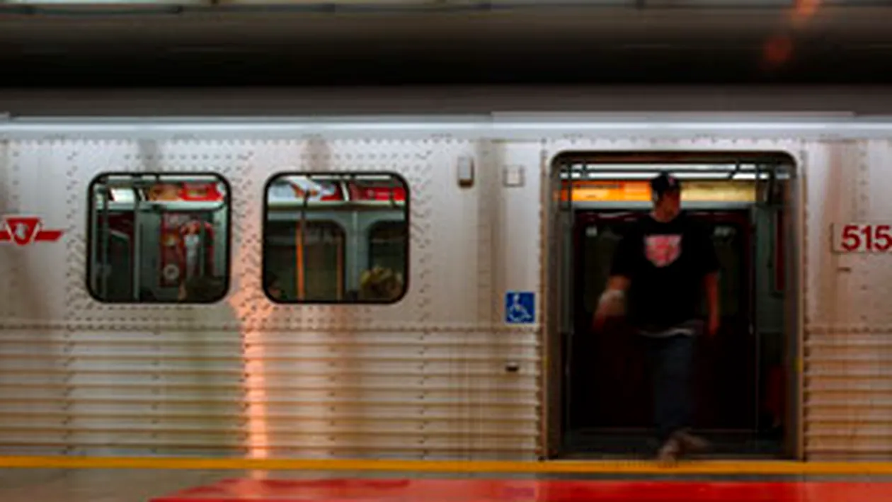 Un pachet suspect a fost gasit la statia de metrou Pentagon din Arlington