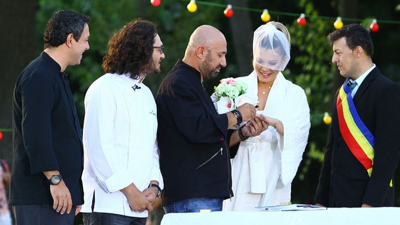 Anunţul Ginei Pistol după apariţia imaginilor în care se mărită cu Scărlătescu: „Măi, oameni buni, sunt…”