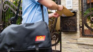 Stare de alertă lângă București! Poștașul infectat cu COVID-19 a împărțit pensii și alocații aproape o săptămână