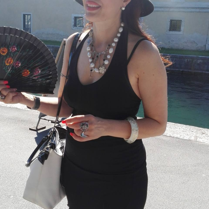 O româncă, în Calendarul 2019 al celor mai Sexy Bunici din Italia. Cum arată Cătălina Mioara Georgescu în costumul de baie