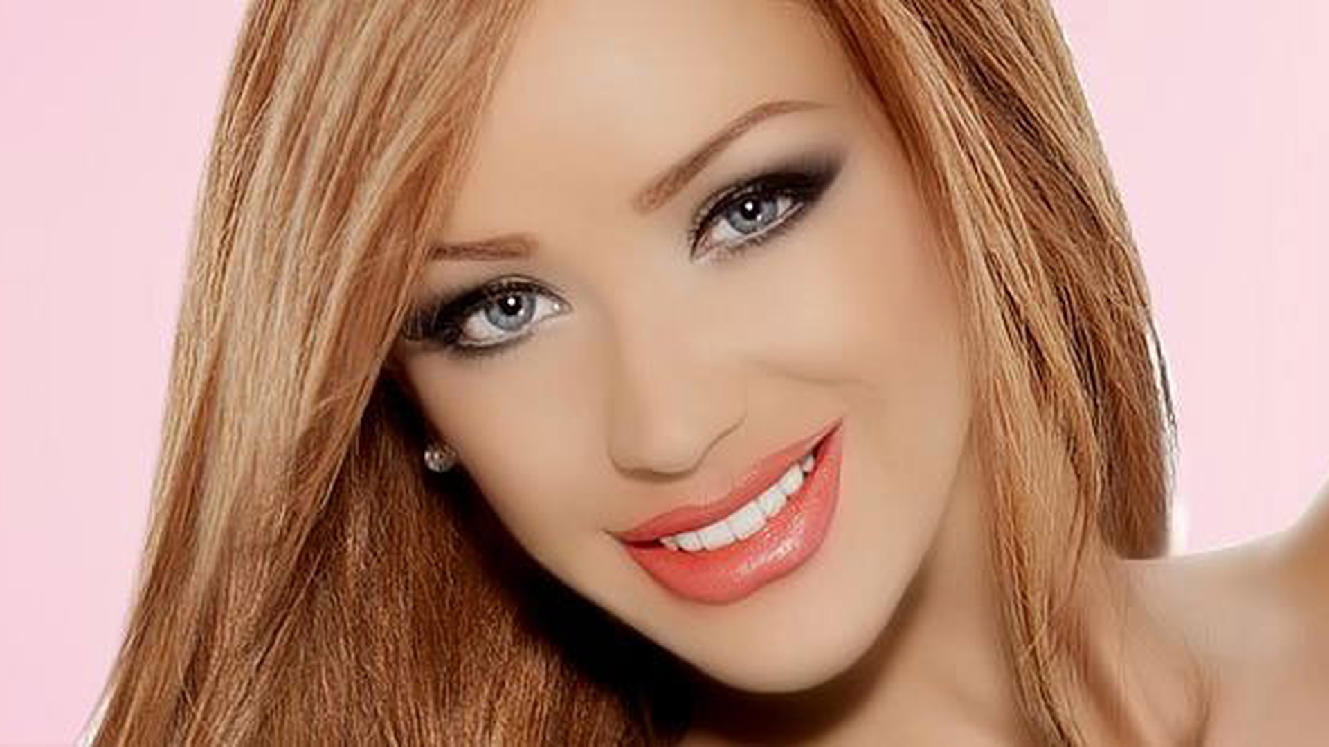 Bianca Dragusanu, asa cum o vede doar Victor Slav in cele mai fierbinti momente! Credeti ca e cea mai sexy fotografie a roscatei?