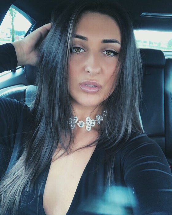 Cu ce se ocupă sora lui Carmen de la Sălciua! Ce face Daniela Racolta pentru bani