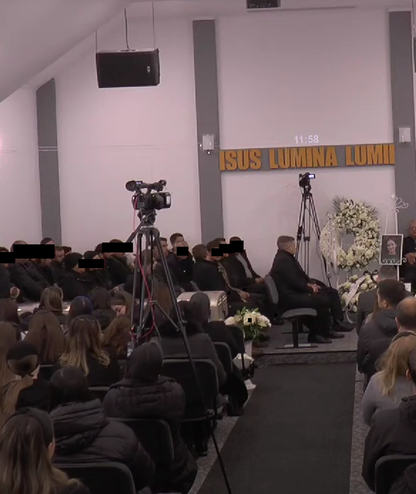 Amalia, condusă pe ultimul drum/ Sursa foto: Captură YouTube - Harmony Media