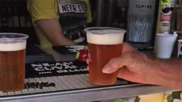 Turiștii din Eforie Nord au crezut că nu văd bine! Cu cât a ajuns să se vândă o bere la draft pe plajă