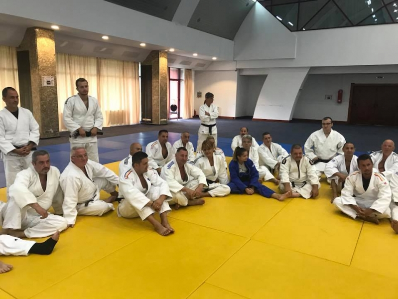 Veteranii și campionii judoului românesc, prezenți la deschiderea Stagiului Național al Arbitrilor și Antrenorilor de Judo