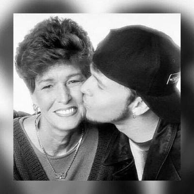 Mark Wahlberg și frații săi, în doliu: mama lor a murit la vârsta de 78 de ani. Tributuri impresionante în memoria regretatei vedete| VIDEO